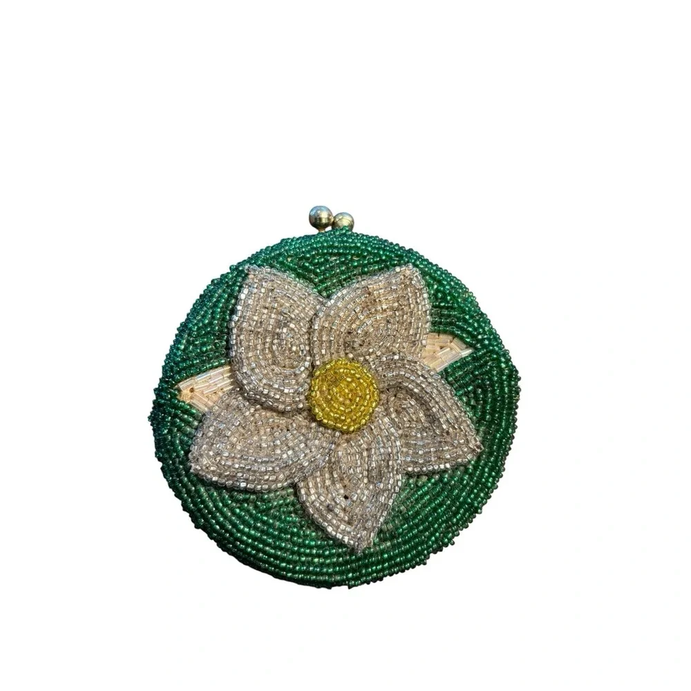 Vintage Beaded Coin Purse‎ Green White Poinsettia Christmas Holiday
